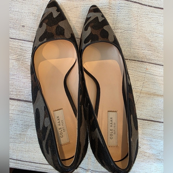 Cole Haan Size 8 Bradshaw Grey Camo Point Toe Heels Dyed Calf Hair Brazil Origin - Picture 7 of 11